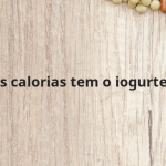 Quantas calorias tem o iogurte grego?